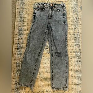 GARAGE- MOM JEANS- GREY WASH